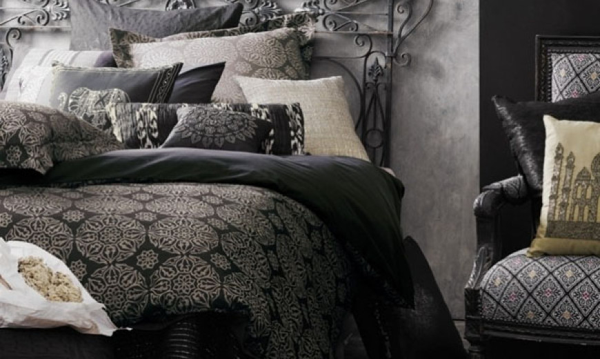 13 Dark Bedrooms With A Subtle Halloween Vibe